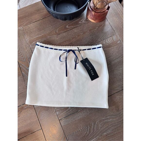 NWT White Fox Some You Win White Mini Skirt Size Medium - Picture 1 of 7